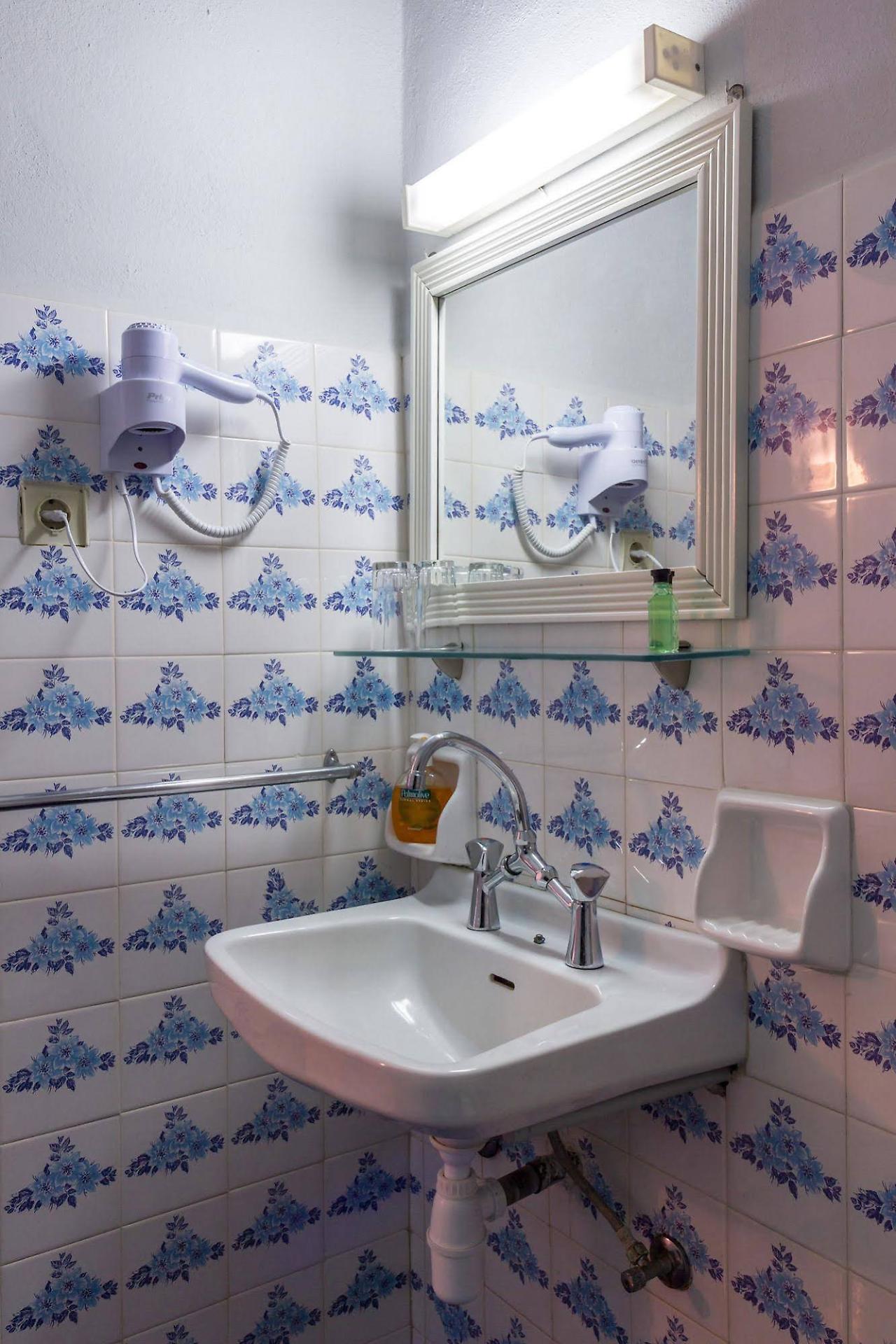 Elefteria Hotel Agia Marina  Buitenkant foto