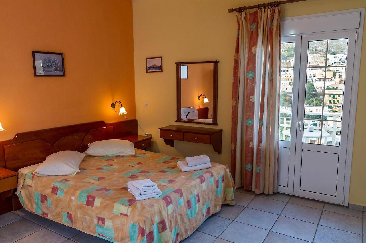 Elefteria Hotel Agia Marina  Buitenkant foto