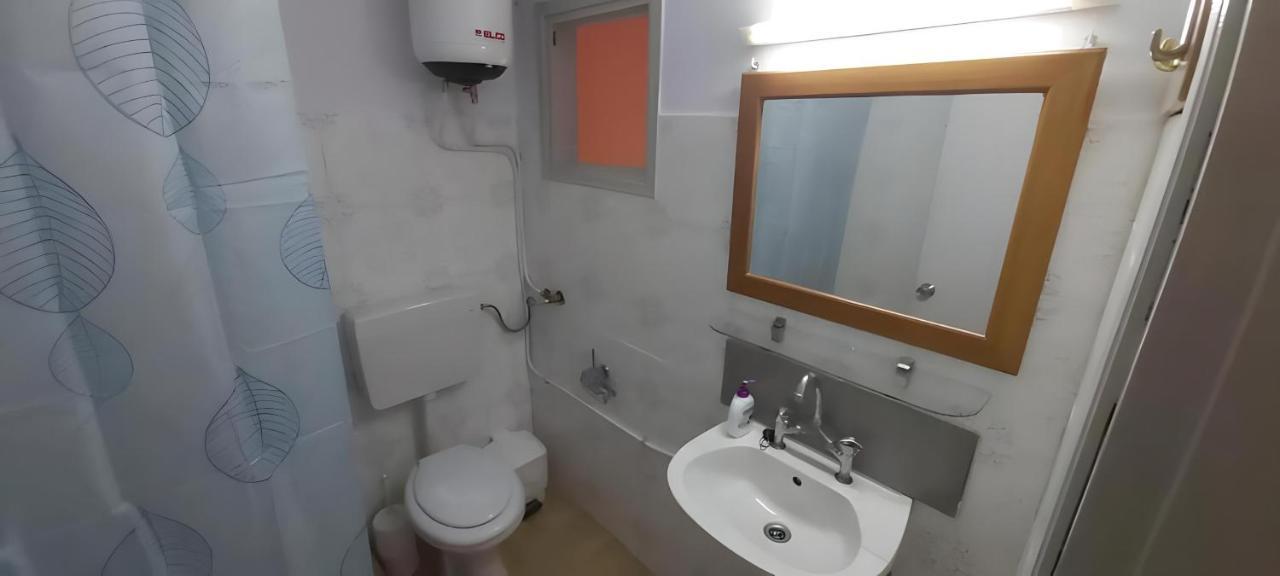 Elefteria Hotel Agia Marina  Buitenkant foto