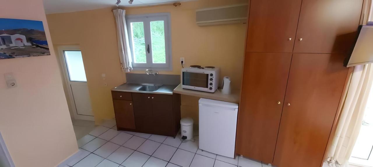 Elefteria Hotel Agia Marina  Buitenkant foto
