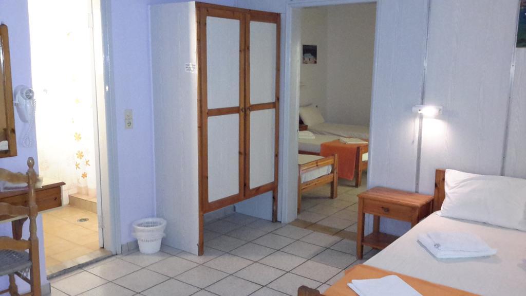 Elefteria Hotel Agia Marina  Buitenkant foto