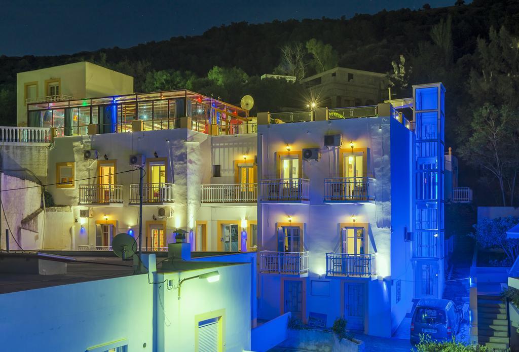 Elefteria Hotel Agia Marina  Buitenkant foto
