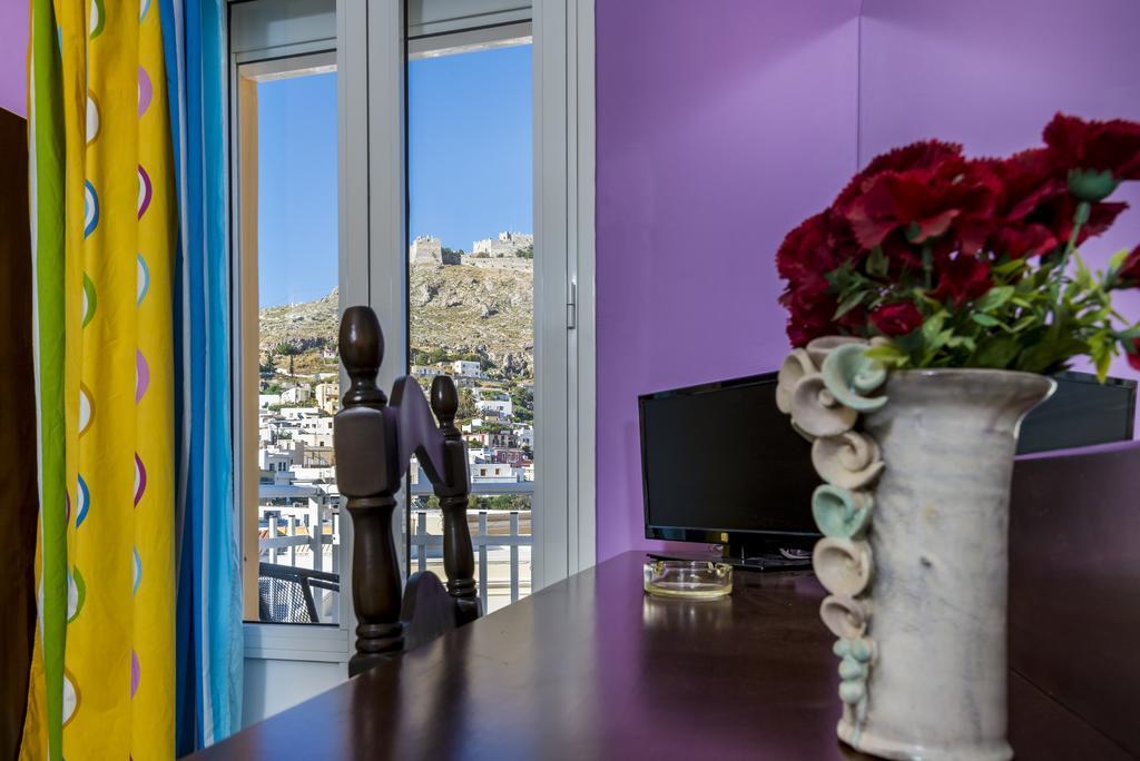 Elefteria Hotel Agia Marina  Buitenkant foto