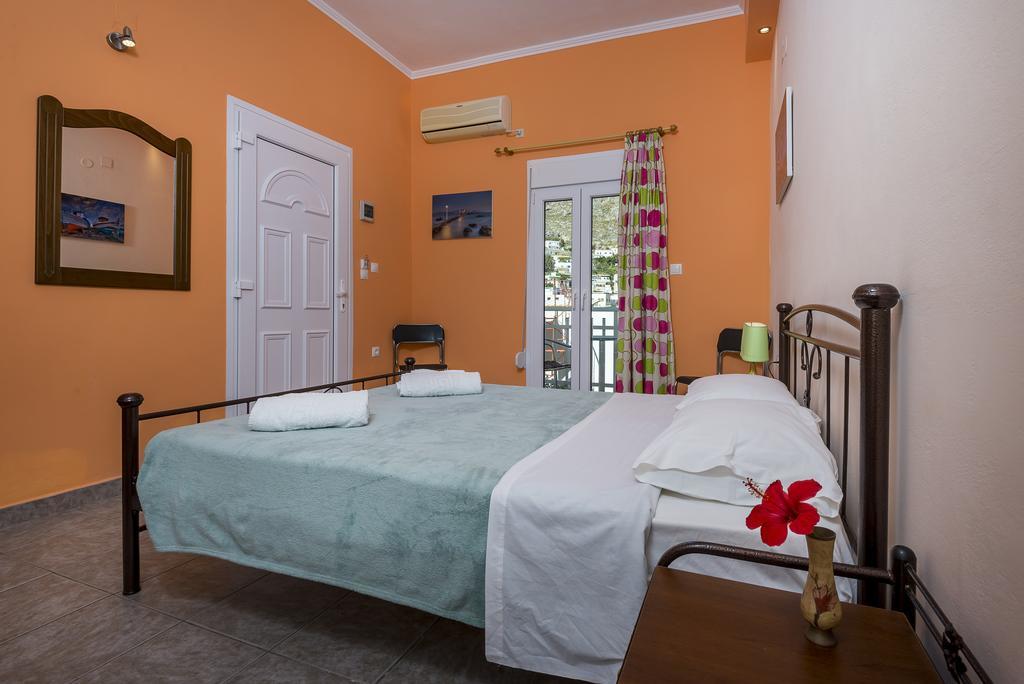 Elefteria Hotel Agia Marina  Buitenkant foto