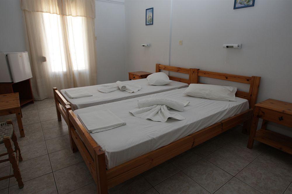 Elefteria Hotel Agia Marina  Buitenkant foto
