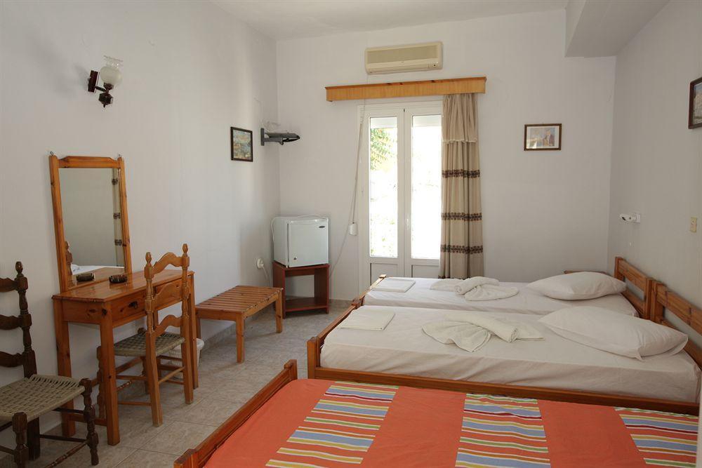 Elefteria Hotel Agia Marina  Buitenkant foto