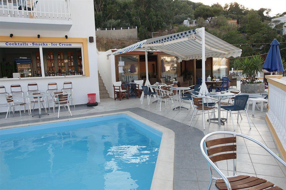Elefteria Hotel Agia Marina  Buitenkant foto