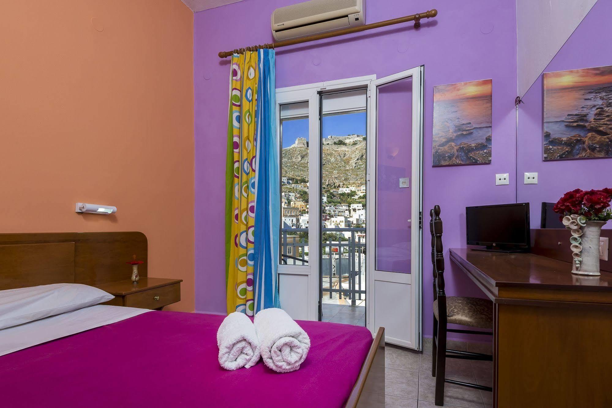 Elefteria Hotel Agia Marina  Buitenkant foto