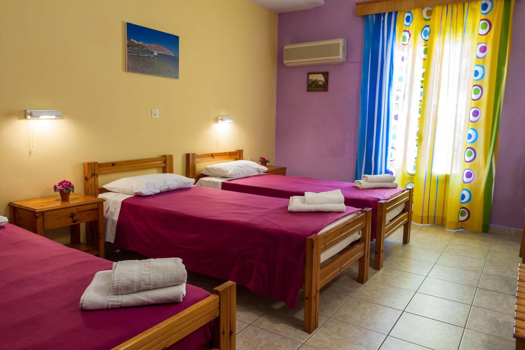 Elefteria Hotel Agia Marina  Buitenkant foto