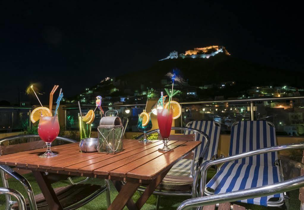 Elefteria Hotel Agia Marina  Buitenkant foto